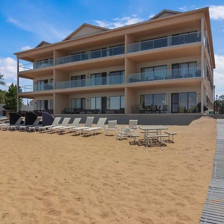 Sugar Beach Villa 1012 Luxury Waterfront Condo Traverse City Eksteriør billede