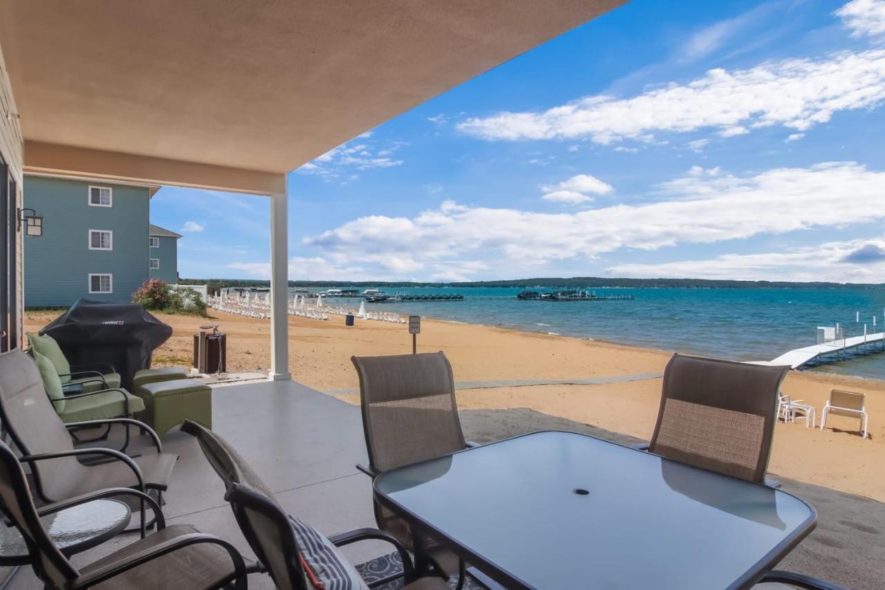 Sugar Beach Villa 1012 Luxury Waterfront Condo Traverse City Eksteriør billede