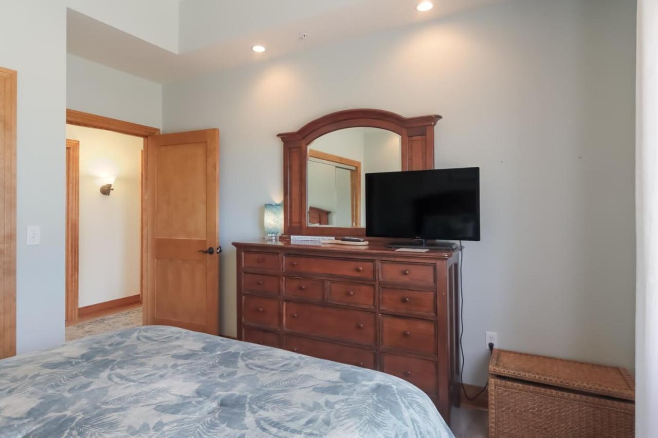 Sugar Beach Villa 1012 Luxury Waterfront Condo Traverse City Eksteriør billede