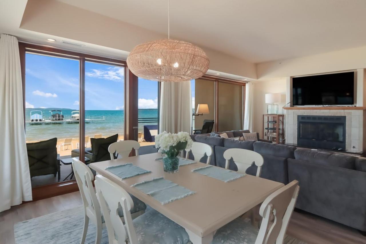 Sugar Beach Villa 1012 Luxury Waterfront Condo Traverse City Eksteriør billede